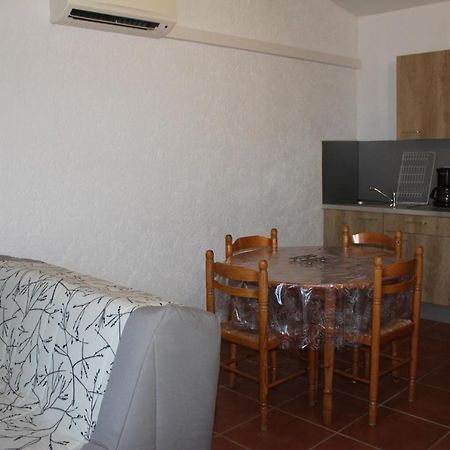 Mas Des Oliviers Apartment Saint-Esteve  ภายนอก รูปภาพ