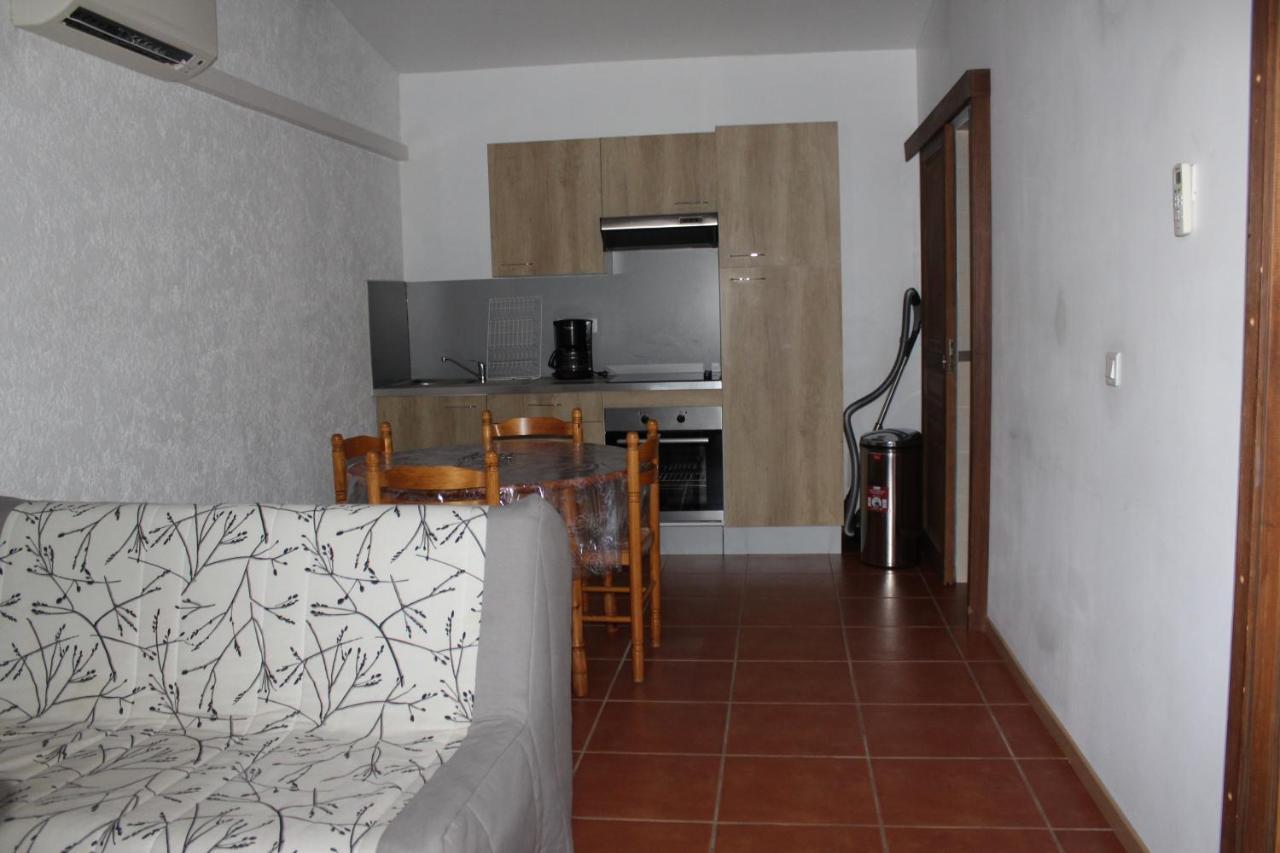 Mas Des Oliviers Apartment Saint-Esteve  ภายนอก รูปภาพ